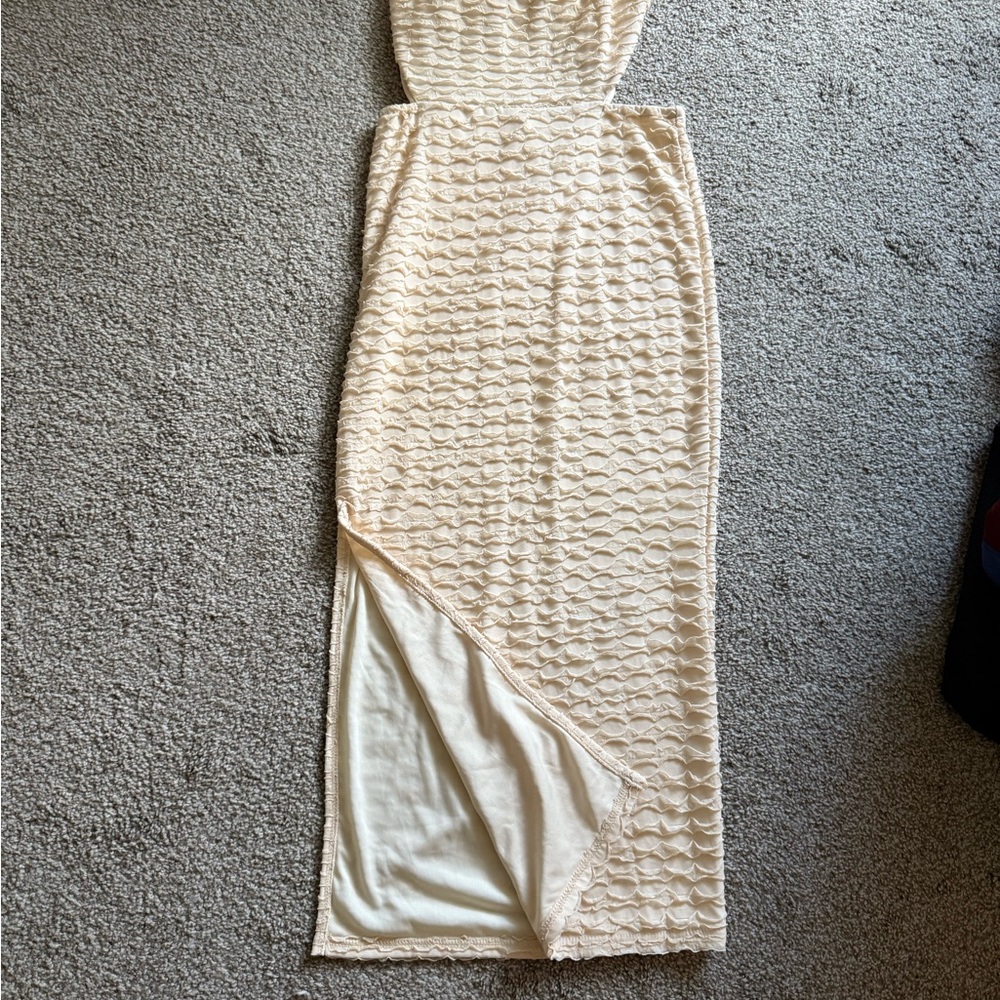 Elegant Cream Sleeveless Dress